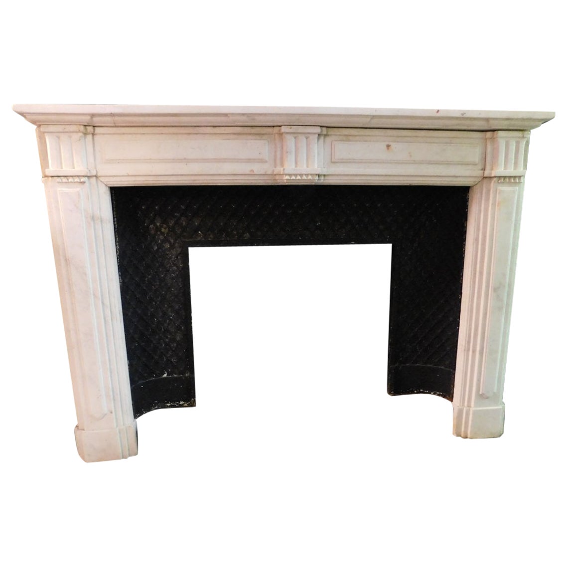 Repisa de chimenea de mármol blanco de Carrara con vetas grises, Italia en venta