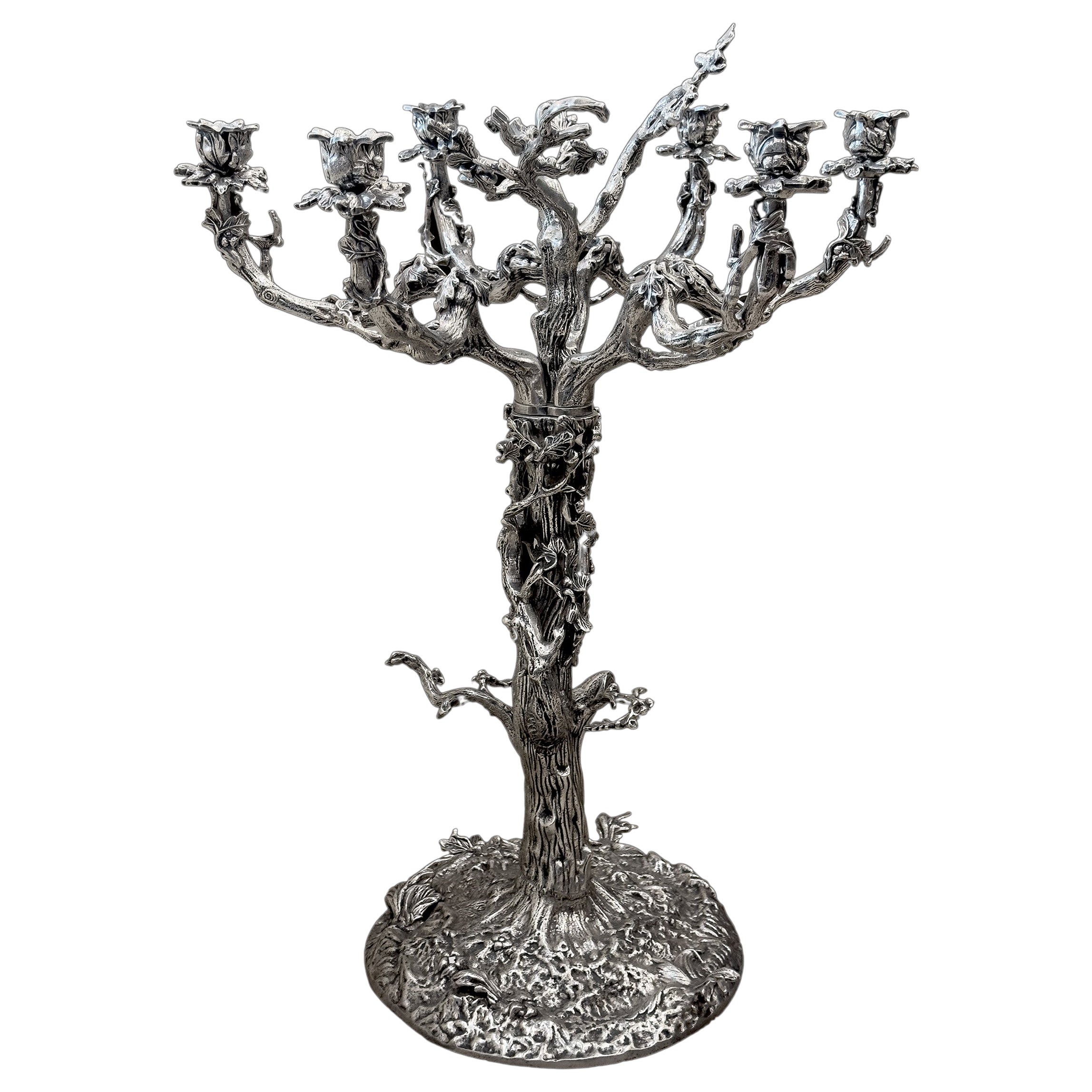 Candelabro in bronzo argentato, ispirato al Vieux Christofle