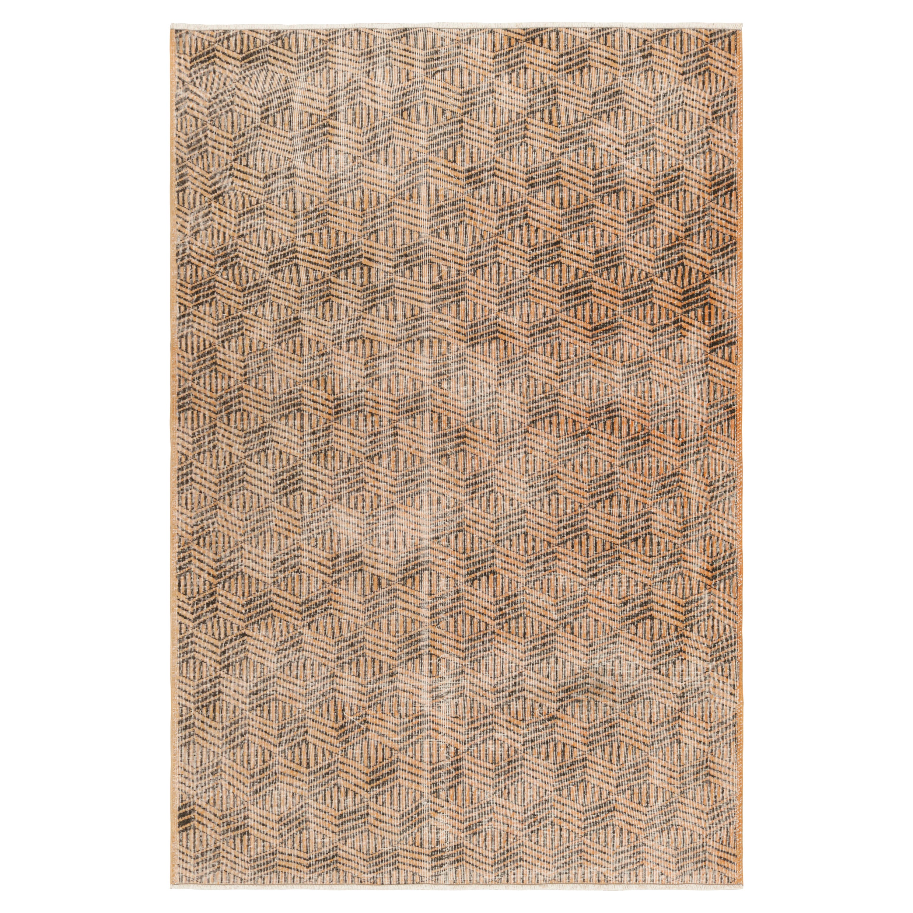 Tappeto vintage Zeki Müren in oro con motivi geometrici marroni, da Rug & Kilim