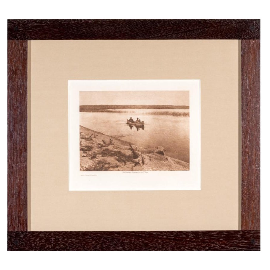 Edward S. Curtis (1868-1952) Scarsa fotoincisione in seppia intitolata "Cree Boatwomen" (donne in barca)