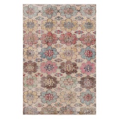Tapis vintage Zeki Müren avec médaillons floraux polychromes de Rug & Kilim