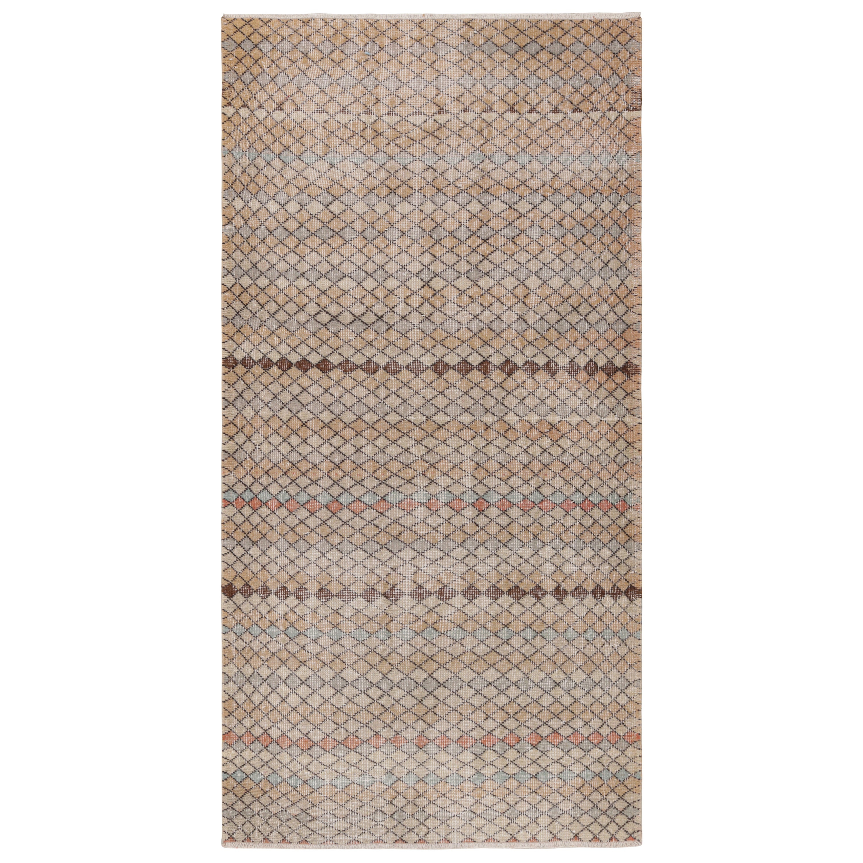 Vintage Zeki Müren Teppich mit polychromen geometrischen Mustern von Rug & Kilim