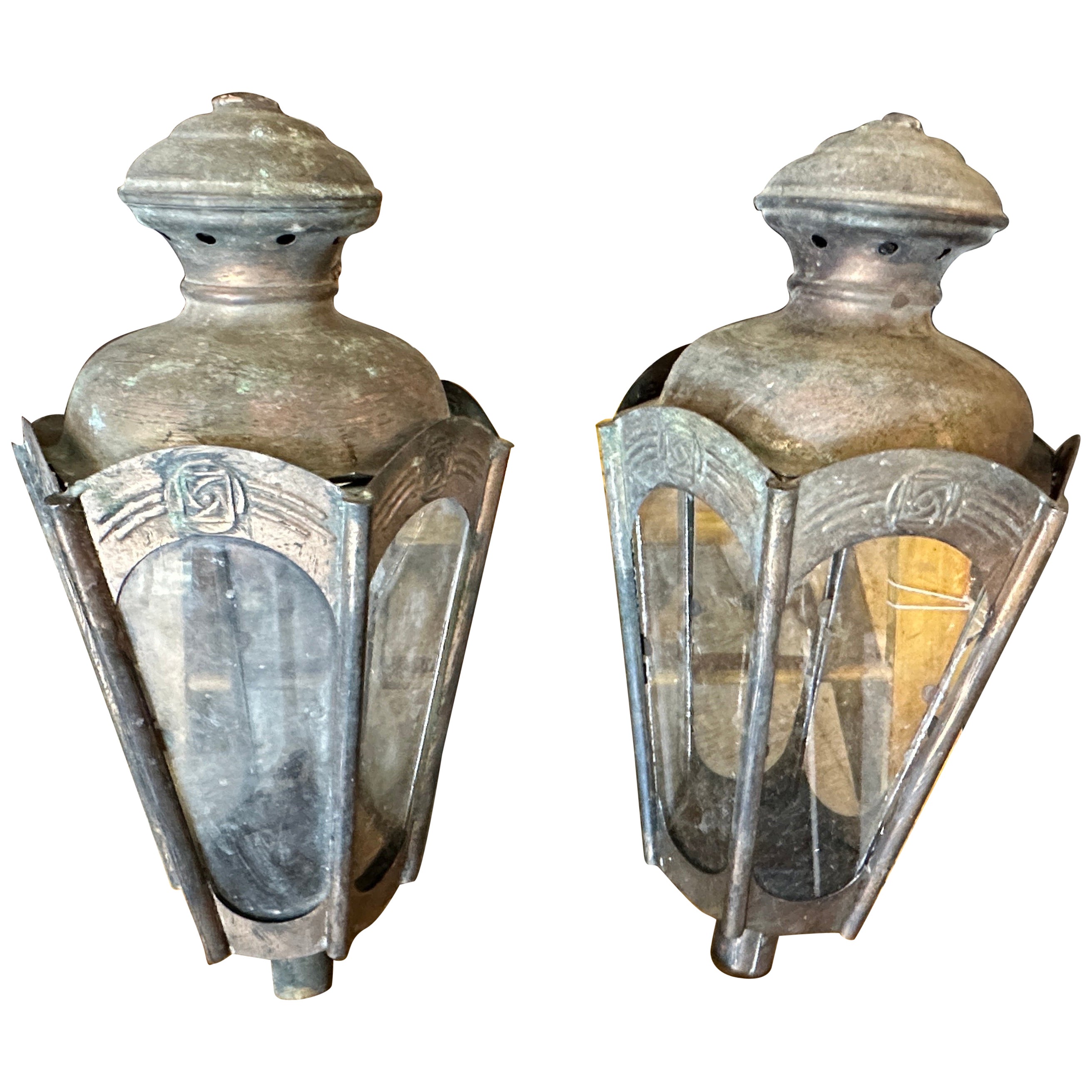 Dos candelabros de procesión italianos de cobre Art Nouveau de 1900