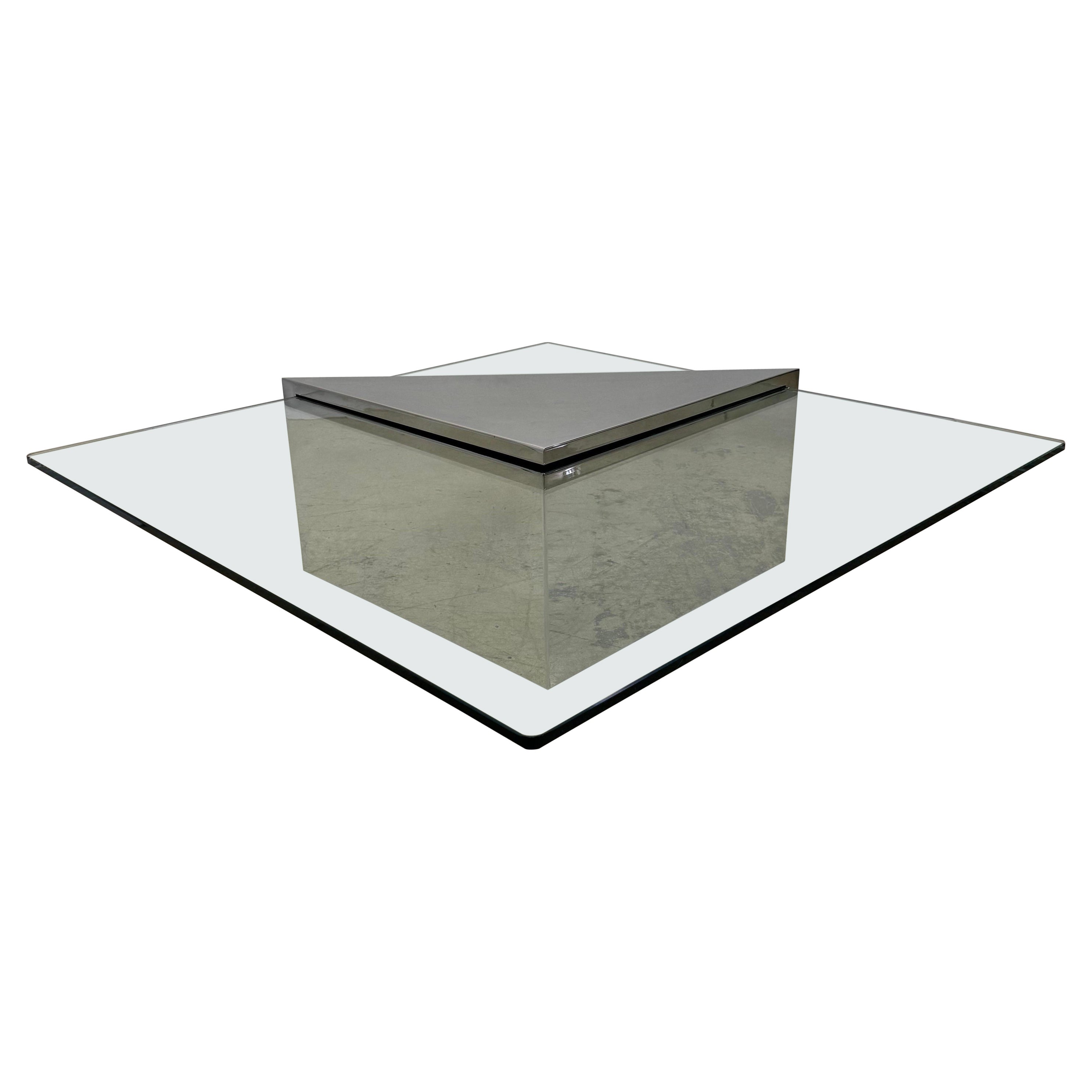 J. Wade Beam Couchtisch aus poliertem Stahl und freitragendem Glas mit Schirm für Brueton