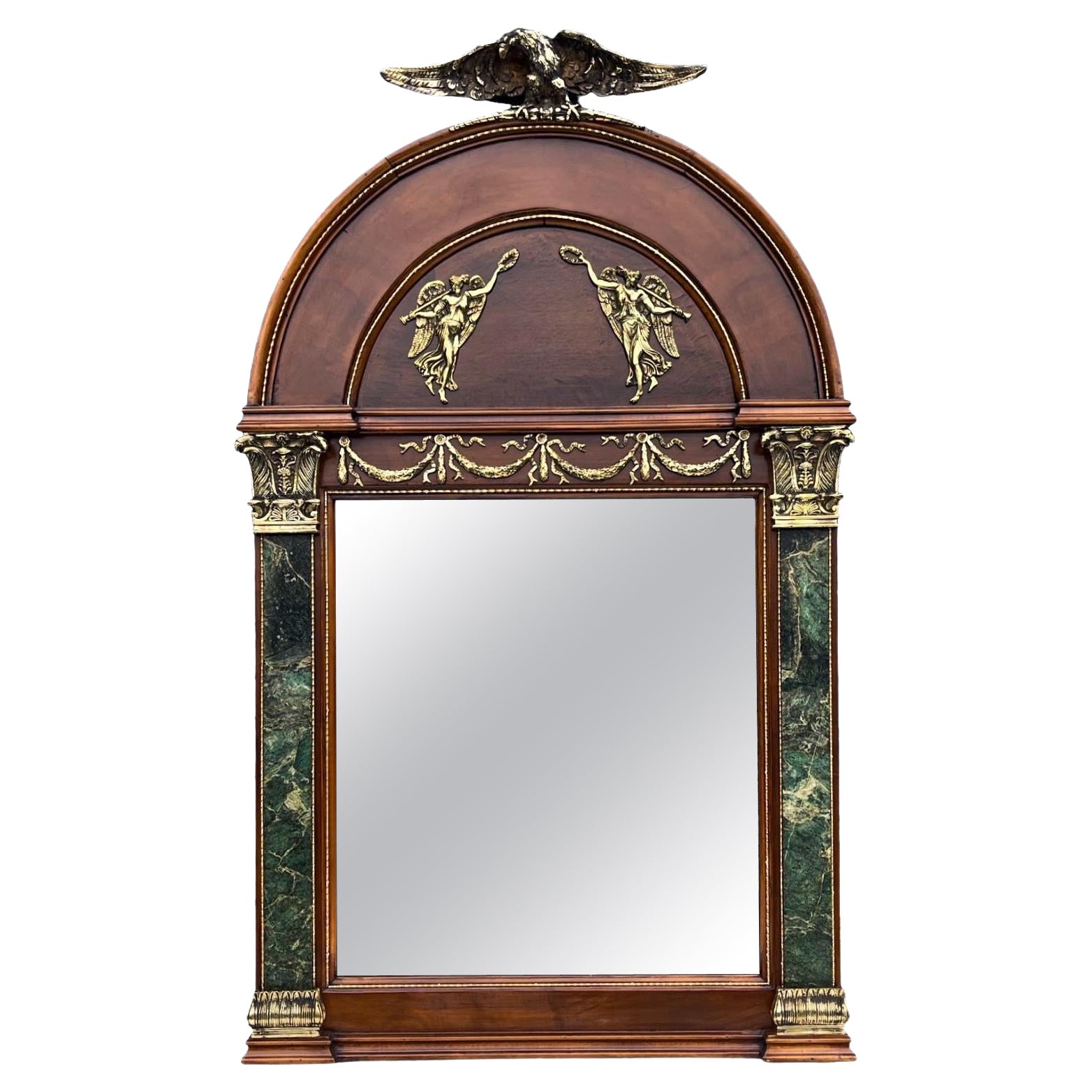 Miroir mural de style Empire français avec imitation marbre attribué À Smith & Smith