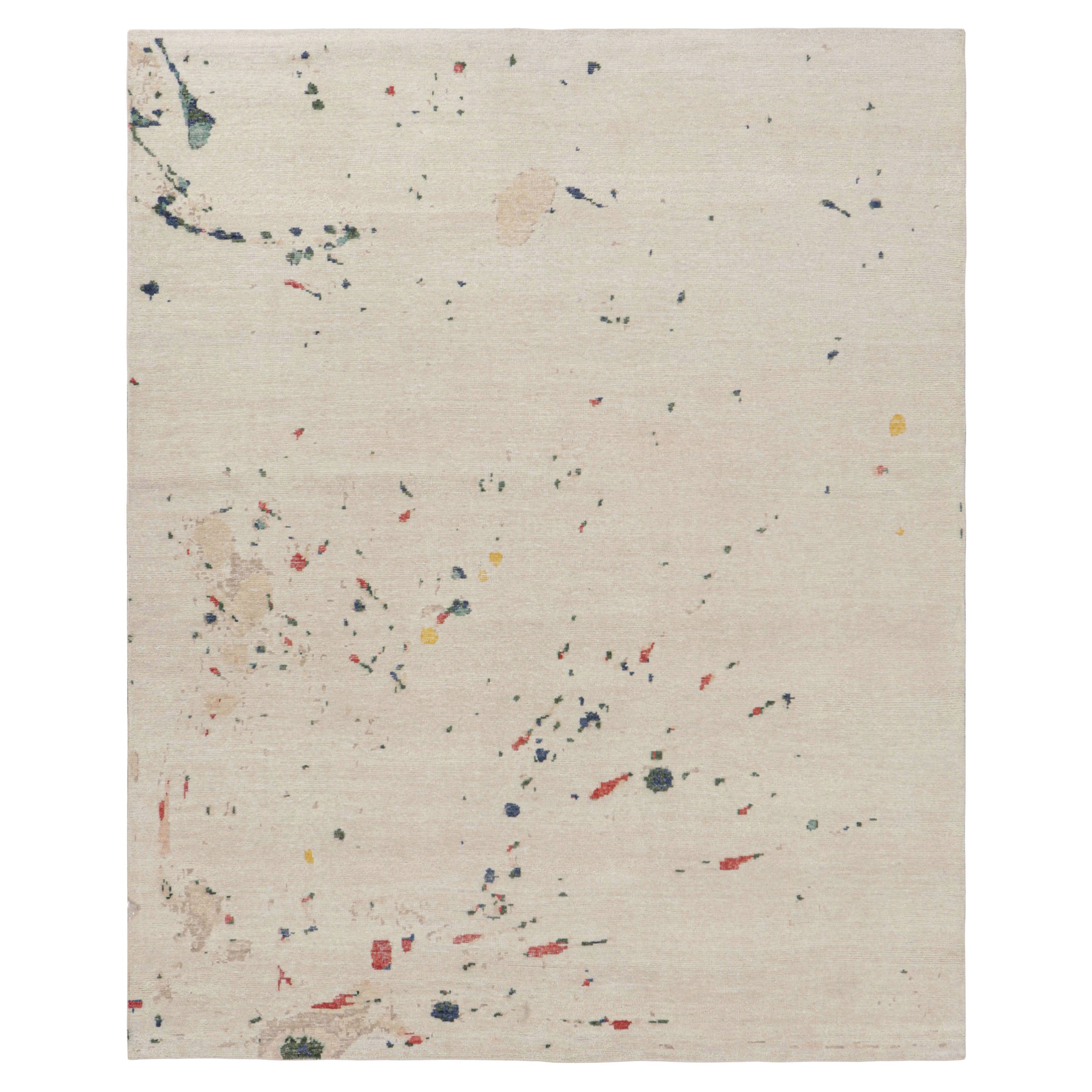 Rug & Kilim's Modern Distressed Art Rug in Weiß mit farbenfrohen abstrakten Mustern