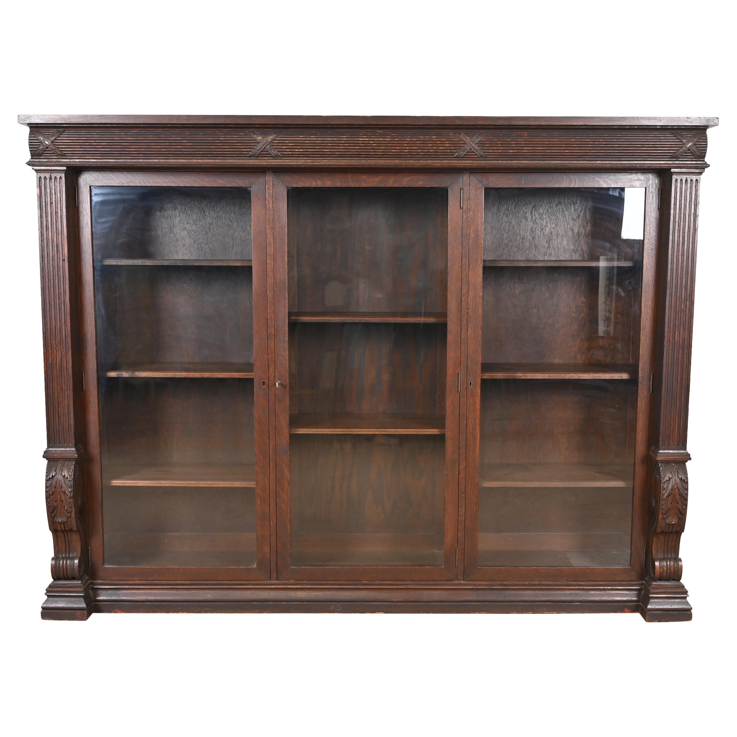 R. J. Horner Librería triple de roble tallado con frente de cristal estilo Imperio americano