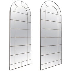 Coppia di specchi da parete ad arco semicircolare con specchi invecchiati