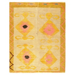 Alfombra Tulu Vintage con Medallones Geométricos Rosas y Dorados, de Rug & Kilim