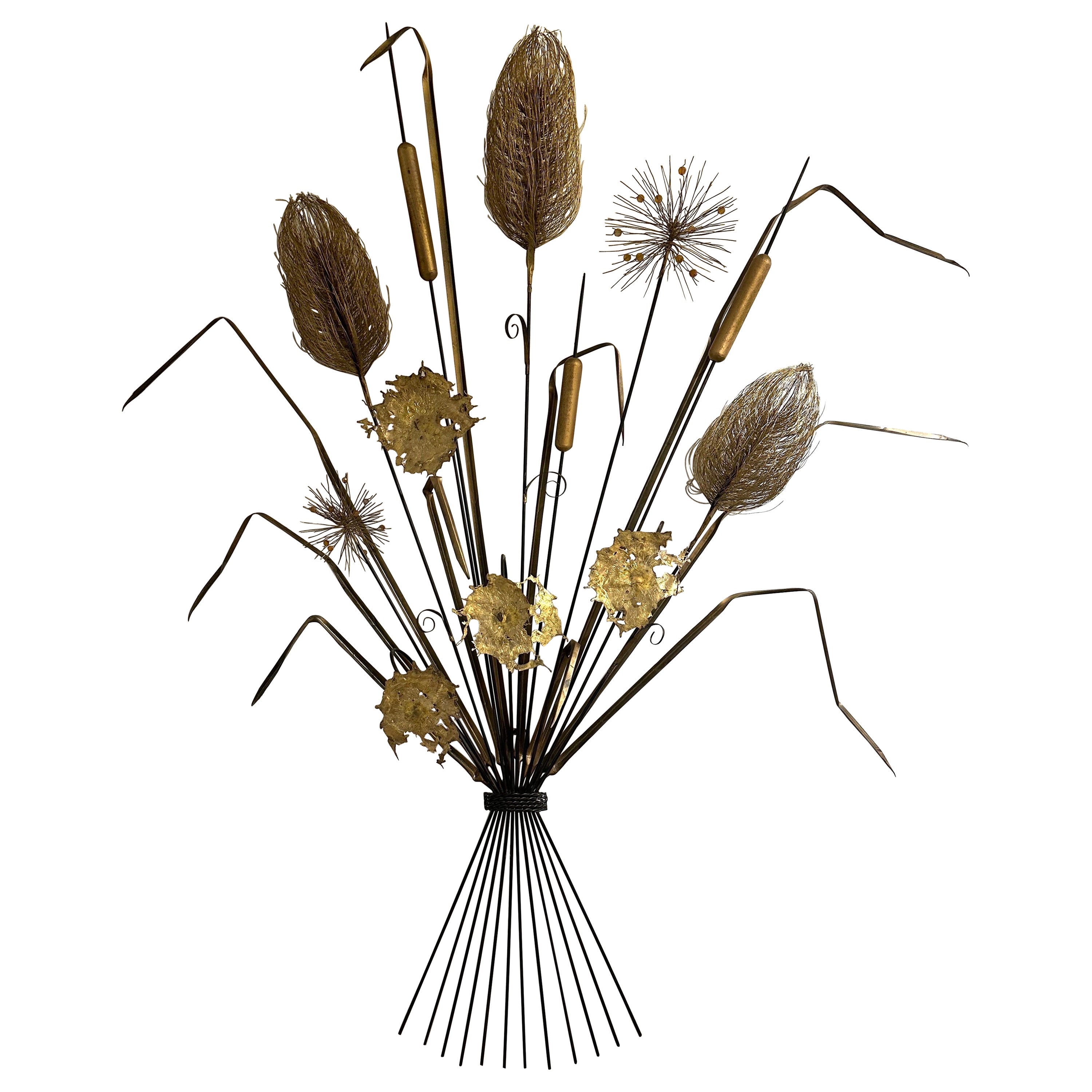 ENORME Escultura de Pared Arreglo Floral en Metal Negro y Latón Hilado en venta