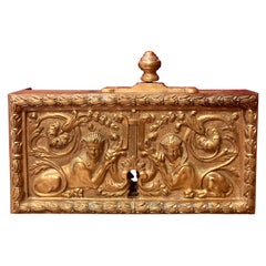 Antikes Türschloss aus vergoldeter und gemeißerter Bronze des 18. Jahrhunderts, Frankreich, Louis XVI.-Stil