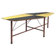 Table de salle à manger italienne du milieu du siècle dernier en bois, formica et fer, années 1950