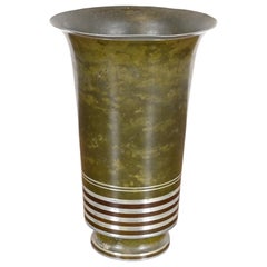 Carl Sorensen vase trompette Art déco en bronze vert-de-gris