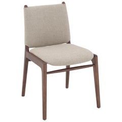 Coppia di sedie da pranzo in finitura noce con tessuto taupe, Linea Cappio