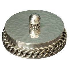 Vide Poche de plata martillada de Jean Després, circa 1960