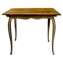 Mesa auxiliar francesa LXV del siglo XVIII