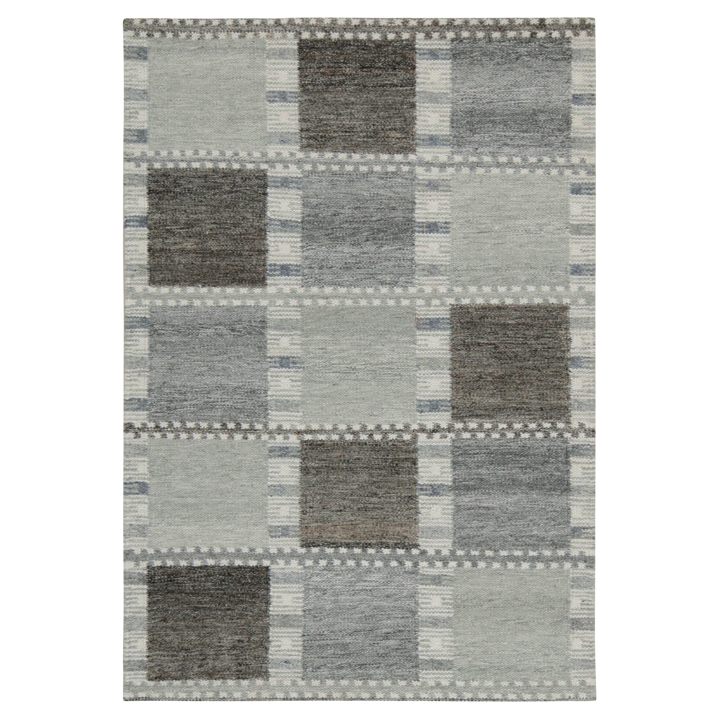 Rug & Kilim’s Scandinavian Outdoor Rug in Gray & White Geometric Pattern
