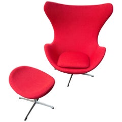 Silla y Otomana Egg de Arne Jacobsen por Fritz Hansen