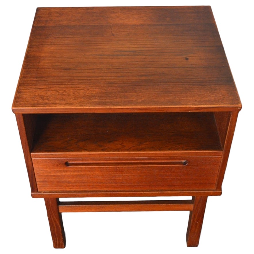 Origin: Denmark
Designer: Kai Kristiansen
Manufacturer: HJN Møbler
Era: 1960s
Materials: Teak
Measurements: 19.5″ wide x 17.25″ deep x 22.5″ tall