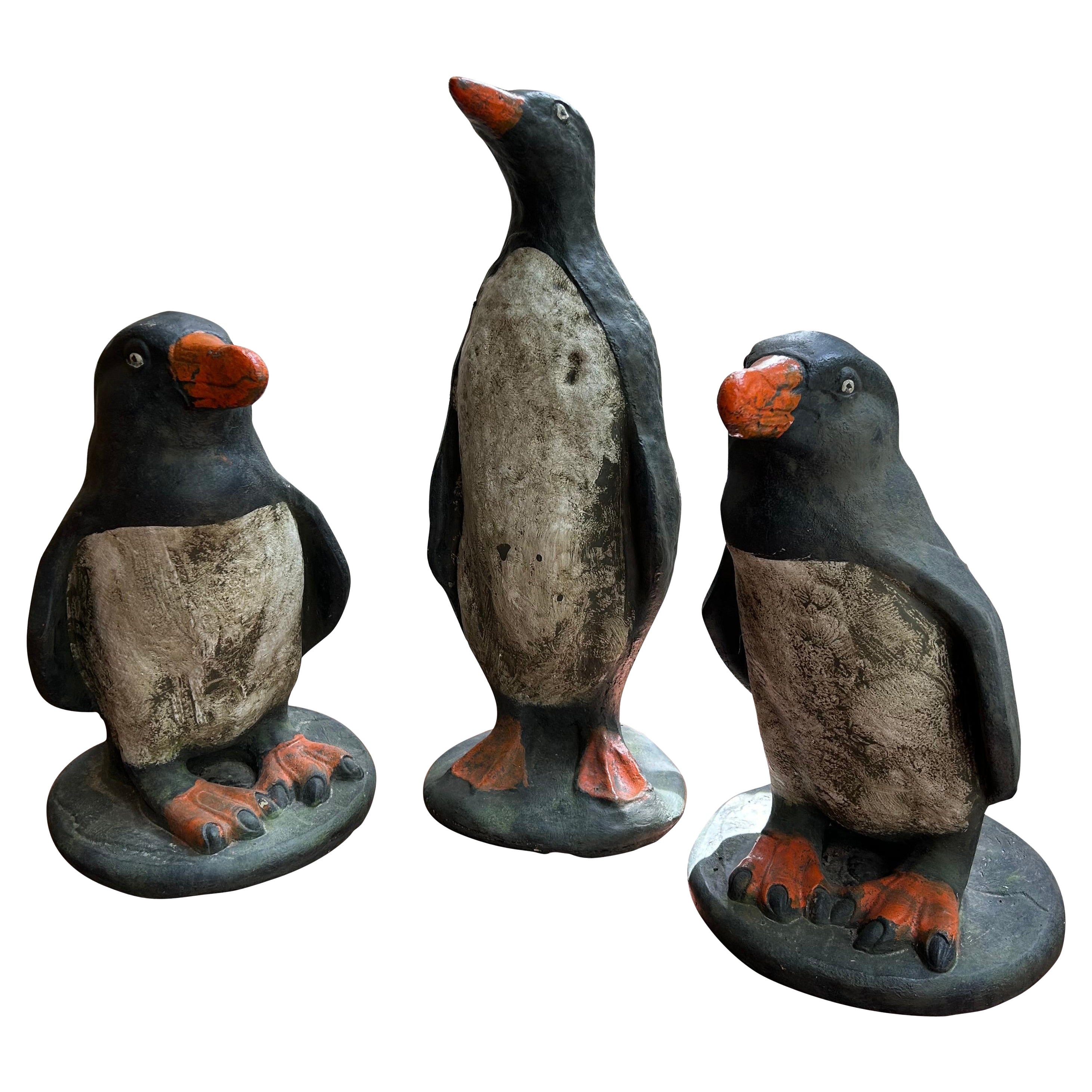 Set von 3 französischen Penguin-Gartenstatuen aus Steinguss