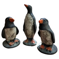Set von 3 französischen Penguin-Gartenstatuen aus Steinguss