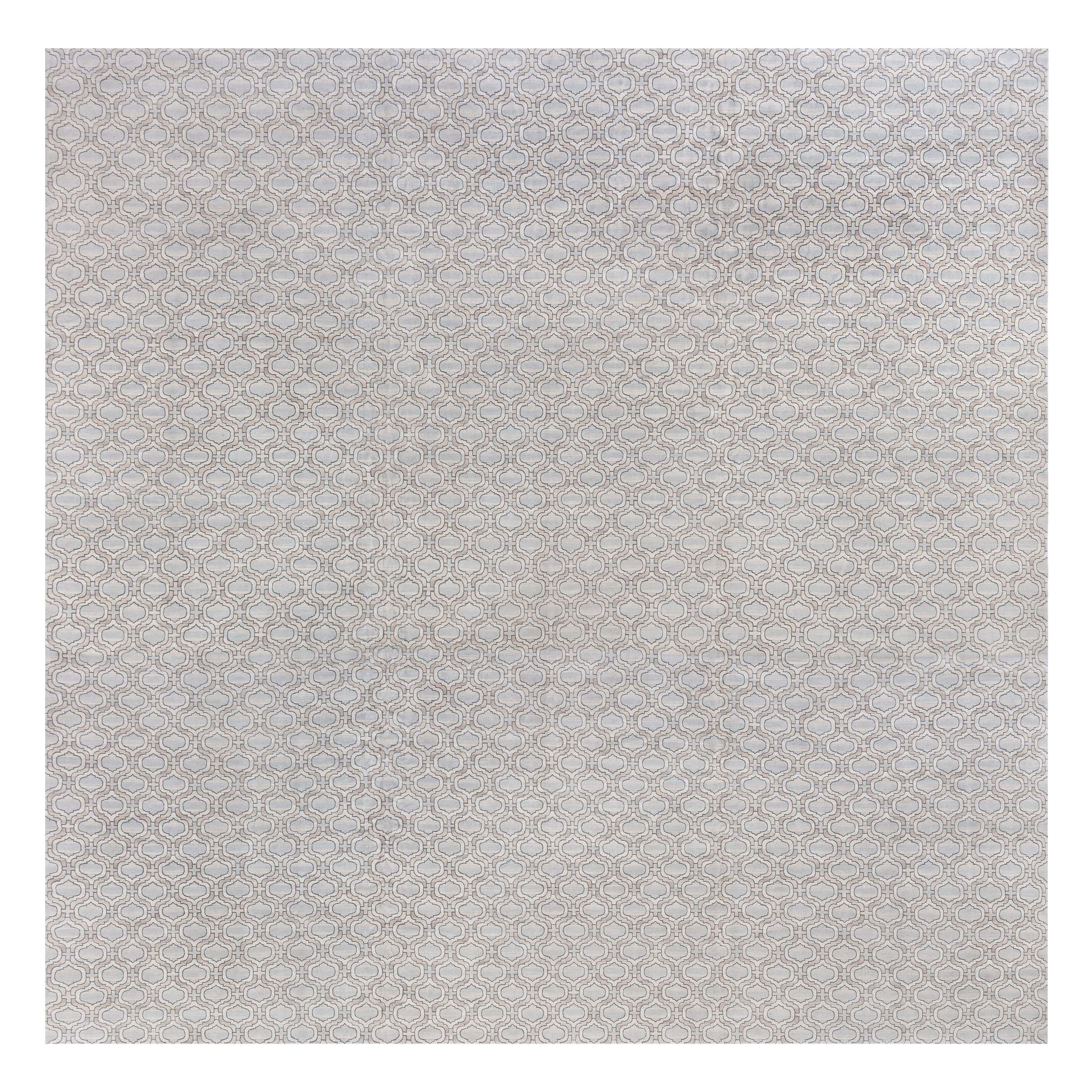 Tapis Venetto moderne surdimensionné fait à la main par Doris Leslie Blau