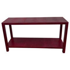 Table console française en cuir rouge gaufré d'alligator par Dominic Chambon