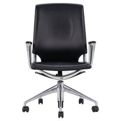 2004 Silla de escritorio Vitra Meda de Alberto Meda en piel negra con respaldo de tela