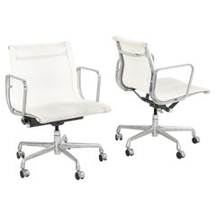 2009 Herman Miller Aluminum Group Management Mesh Desk Chairs in White 12+ Avail