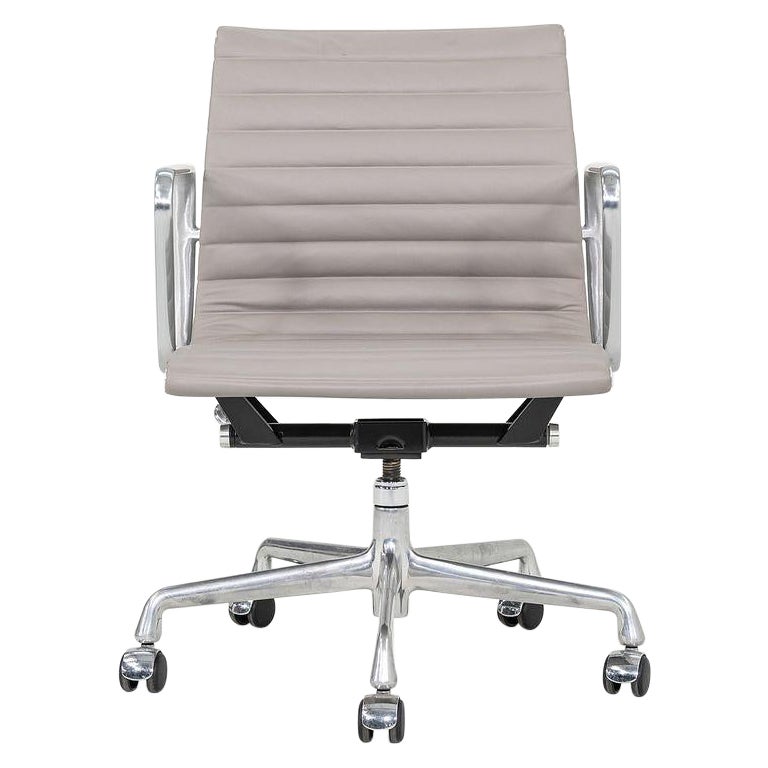 2010s Herman Miller Eames Aluminum Management Desk Chair Grey Leather 3x Avail