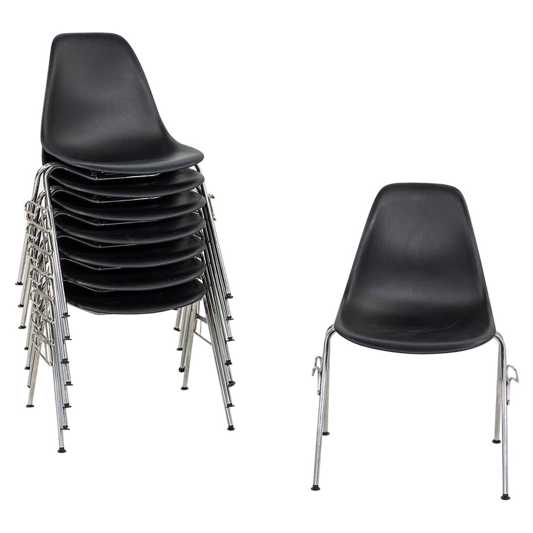 2015 Herman Miller Stacking Eames Plastic Side Shell Dining Chairs 4x Available