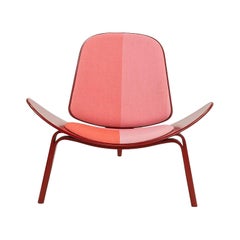 2021 Carl Hansen CH07 Shell Lounge Chair von Hans Wegner mit roter Anilinfarbe zweifarbig