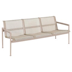 Années 2000 Richard Schultz for Knoll 1966 Series 3-Seater Outdoor Sofa with Beige Mesh (Canapé d'extérieur 3 places avec maille beige)