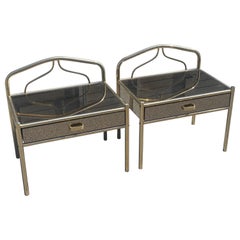 Un set di comodini cromati in ottone del 1970 con effetto specchio in vetro
