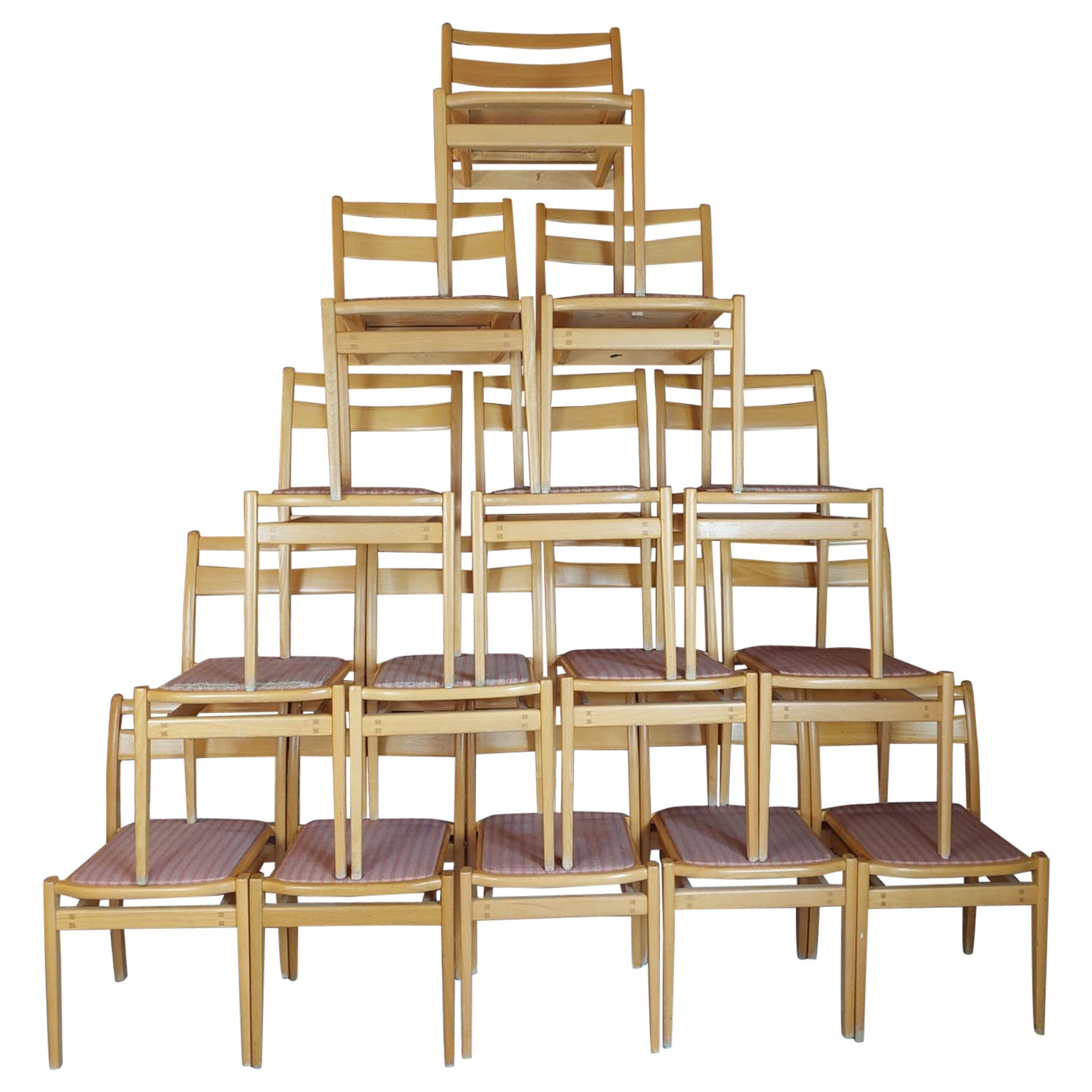 Ensemble de 18 chaises empilables, Danemark, 1960