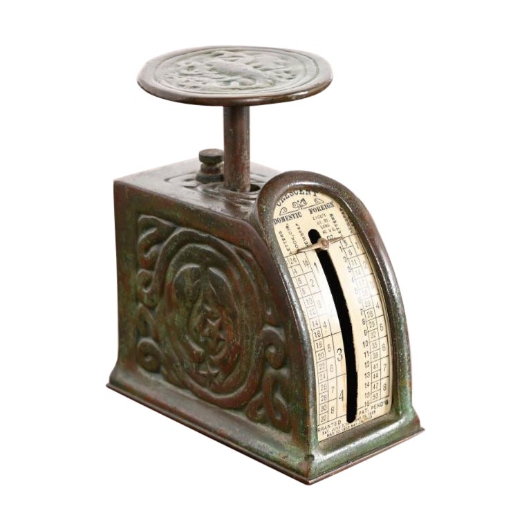 Tiffany Studios New York Zodiac Pattern Bilancia postale in bronzo in vendita