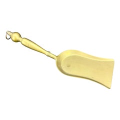 Grande pala in ottone massiccio del XIX secolo per la raccolta del grano