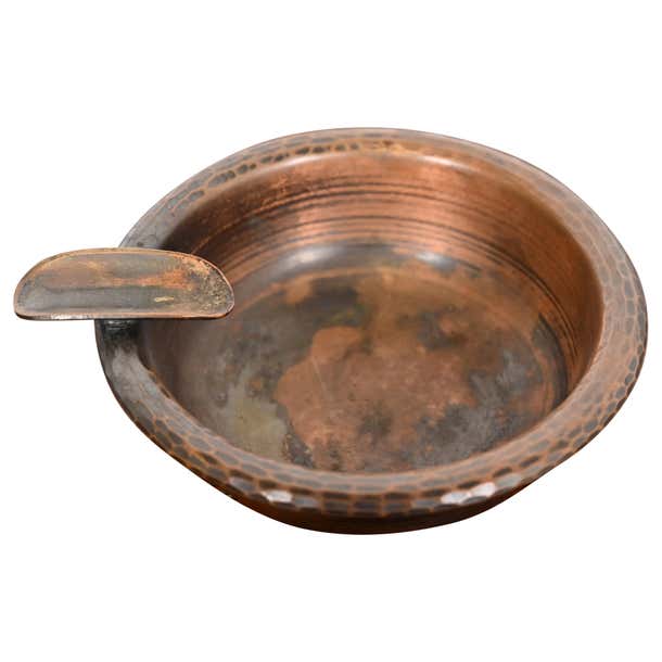 Roycroft Arts and Crafts Hammered Copper Ashtray For Sale at 1stDibs