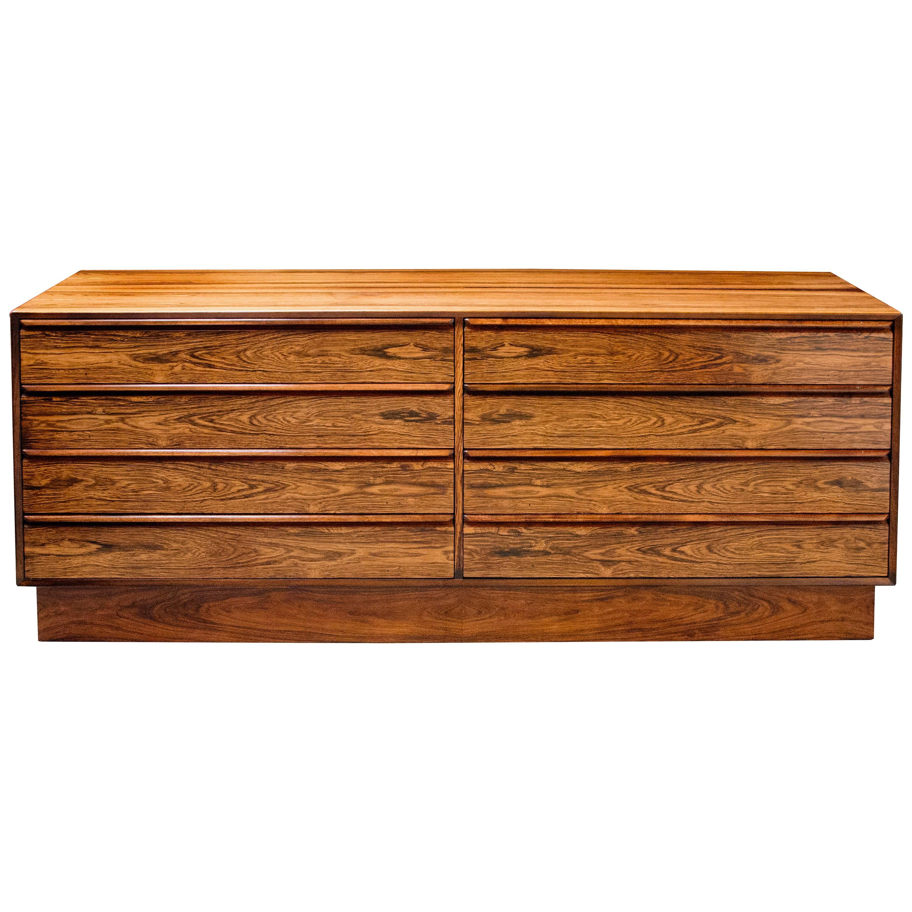 Sophisticated Norwegian 1960s Rosewood Eight-Drawer Chest by Westnofa of Norway