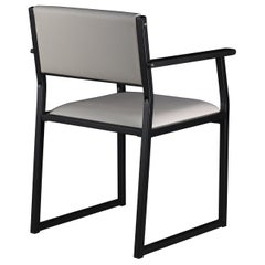 Poltrona Shakers, di AMBROZIA, Noce Ebanizzato, Acciaio Nero, Pelle Greige
