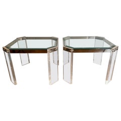 Ein Paar achteckige Beistelltische aus Lucite und Chrom von Maison Jansen