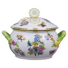 Herend Queen Victoria Soup Tureen with Lid and Handles, circa 1970