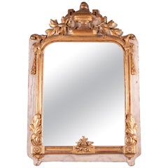 Specchio francese in legno dorato intagliato del XVIII secolo