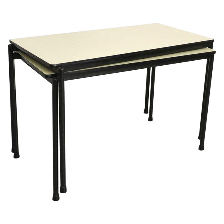 Mesa de trabajo industrial apilable Marko con tablero de fórmica y base antracita en venta
