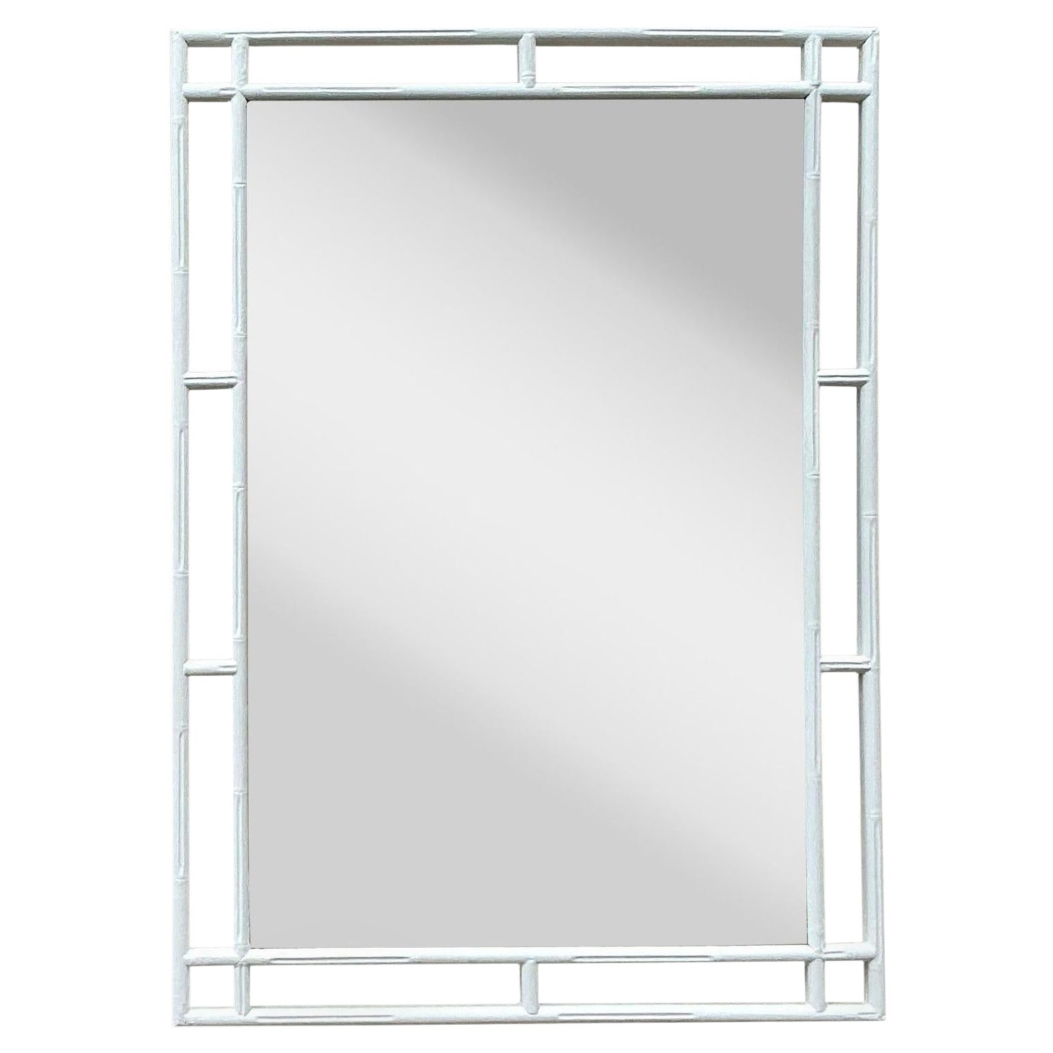 Miroir vintage en bambou sculpté