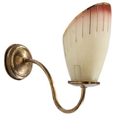 Lampada da parete di design italiano, ottone, vetro, Italia, anni '1950