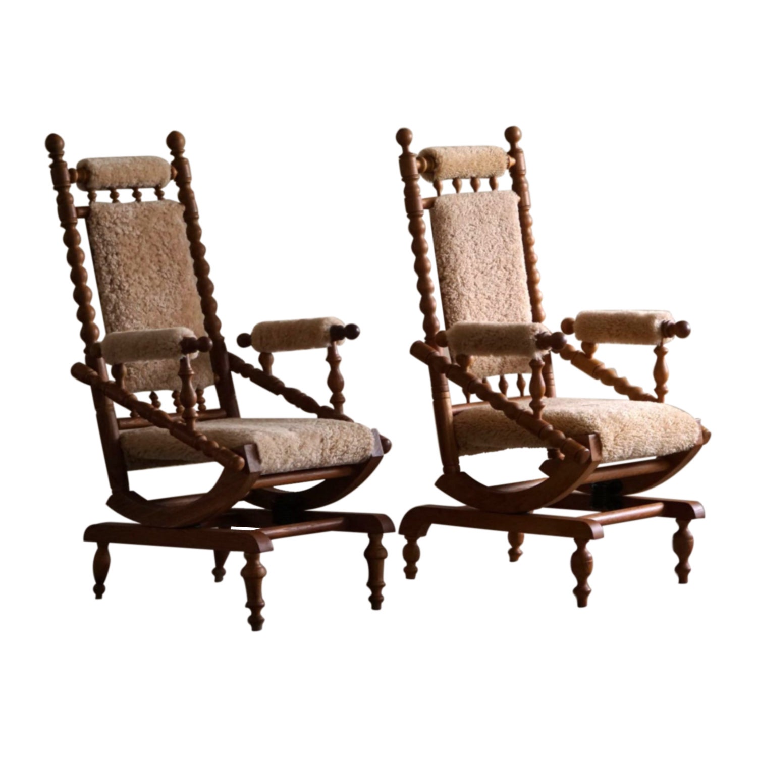 Pareja escultórica de sillas mecedoras modernas danesas Lana de cordero y roble, Brutalismo, 1950 en venta