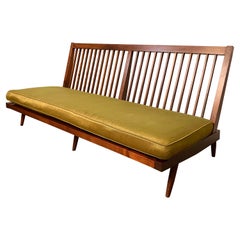 Organisch-moderne Sofagarnitur aus Nussbaumholz aus der Mitte des Jahrhunderts von George Nakashima