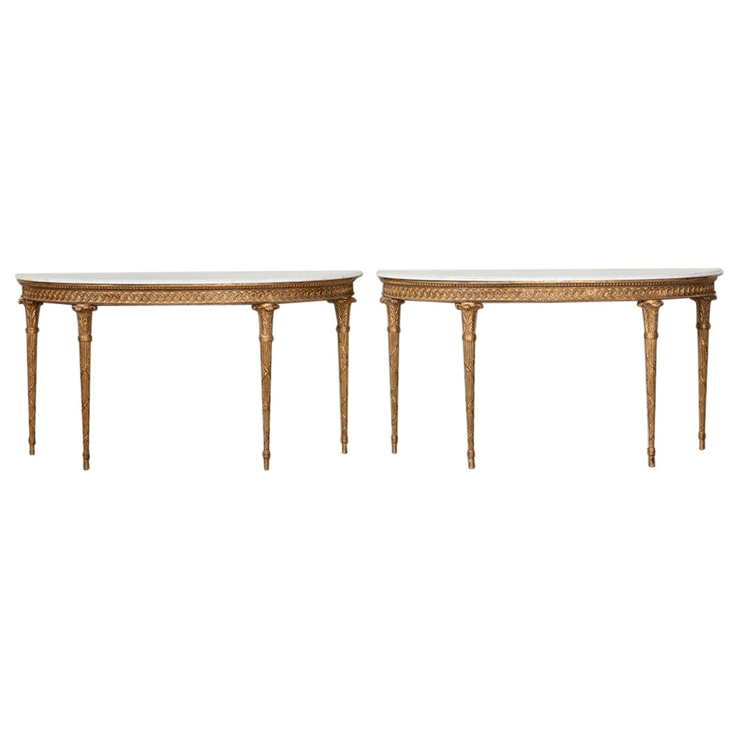 Paire de tables Demi Lune en bois doré sculpté de George III en vente