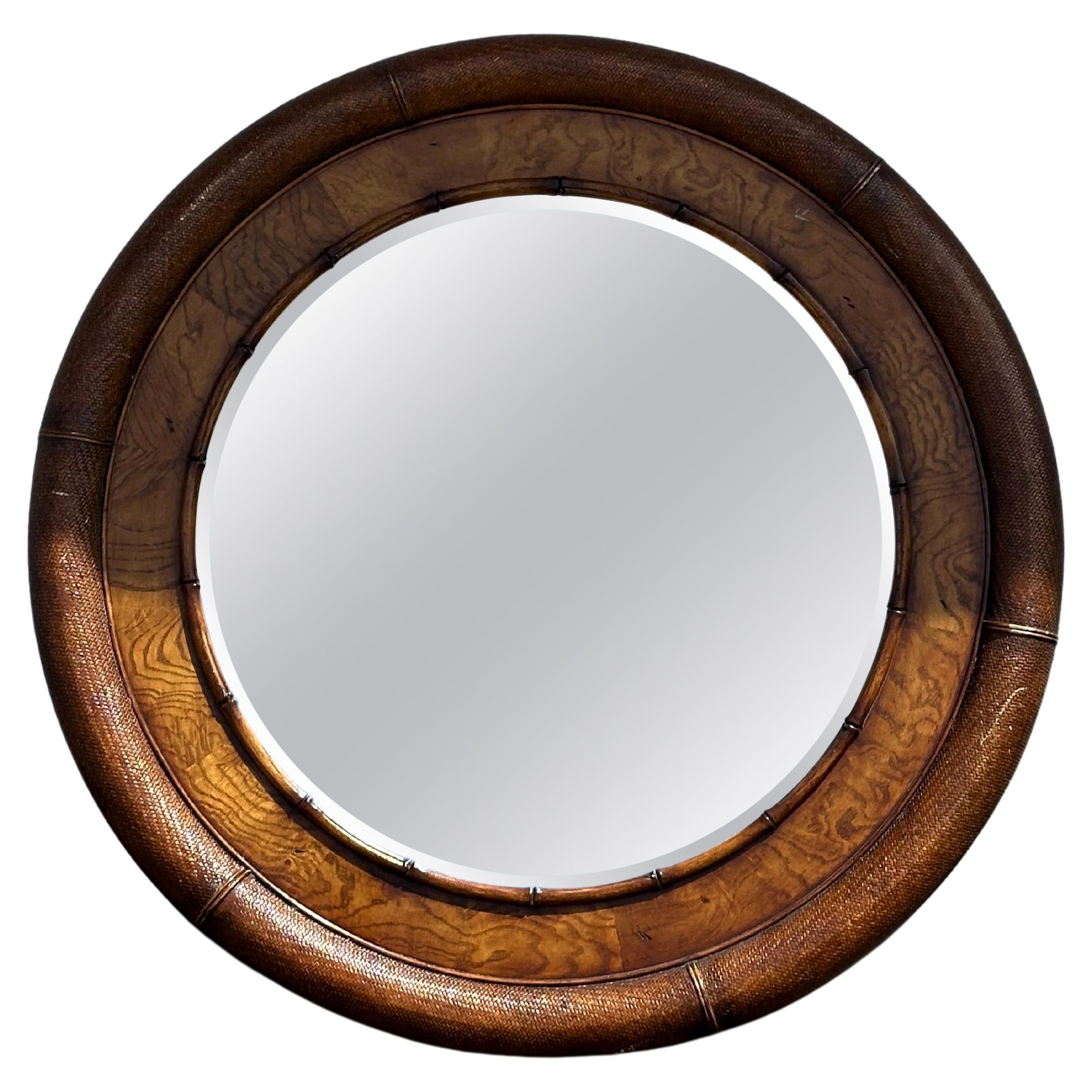 Miroir circulaire rond en bois de rotin MCM des années 1960 en vente
